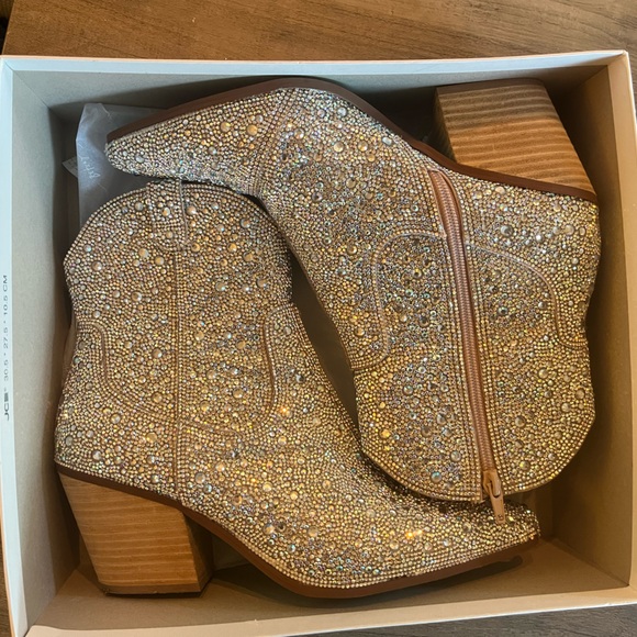 Betsey Johnson Amazing Rhinestone Boots! 🤠 - Picture 2 of 10